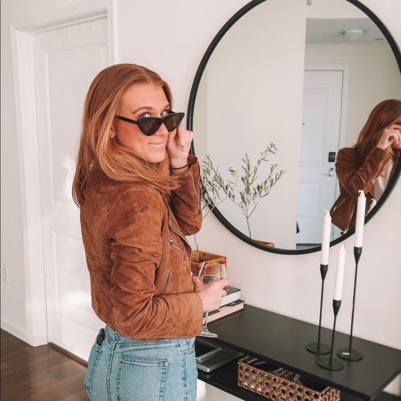 Meet your Posher, Lucy - Picture 3 of 6